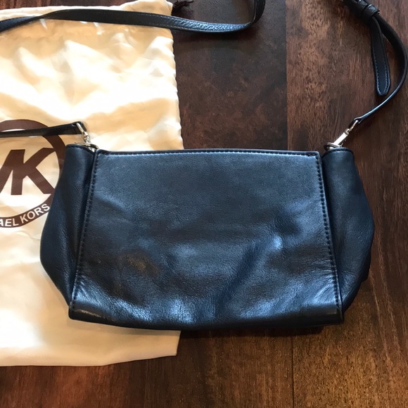 Michael Kors Medium Sophie Messenger Bag - Navy - Picture 3 of 4